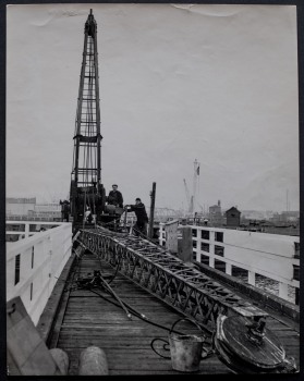 Dismantling the Minerva Pier crane
