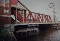 Drypool Bridge and barge 1995
